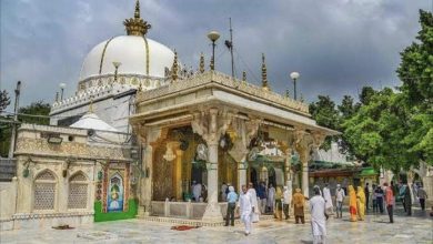 In the video, the history of that mysterious Dargah knows from where no one returns, the skins run away, the shadow of Ghost-Ghost-Jinnat.