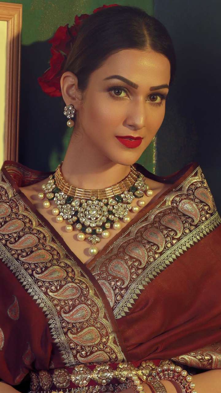 Style with Saree+Lehenga, ethnic earrings of Amandeep