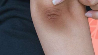 How to clean black elbow at home?