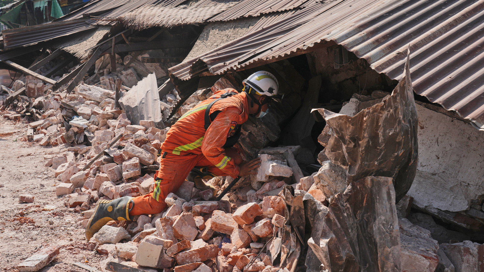 Hope to find the survivors of Myanmar earthquake, blur, the death toll is expected to rise