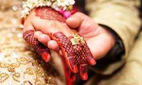 The boy went to fetch the second marriage, but he suddenly reached the father and the police station and handed the police station to the police