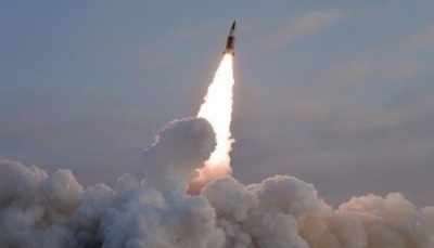 Seoul Army said North Korea fired three short distance ballistic missiles!