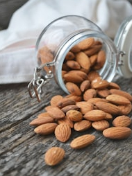 10 tremendous benefits of eating almonds soaked daily