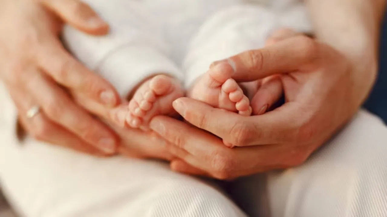 Hospital did not recruit pregnant woman, delivery in handcard, newborn dies