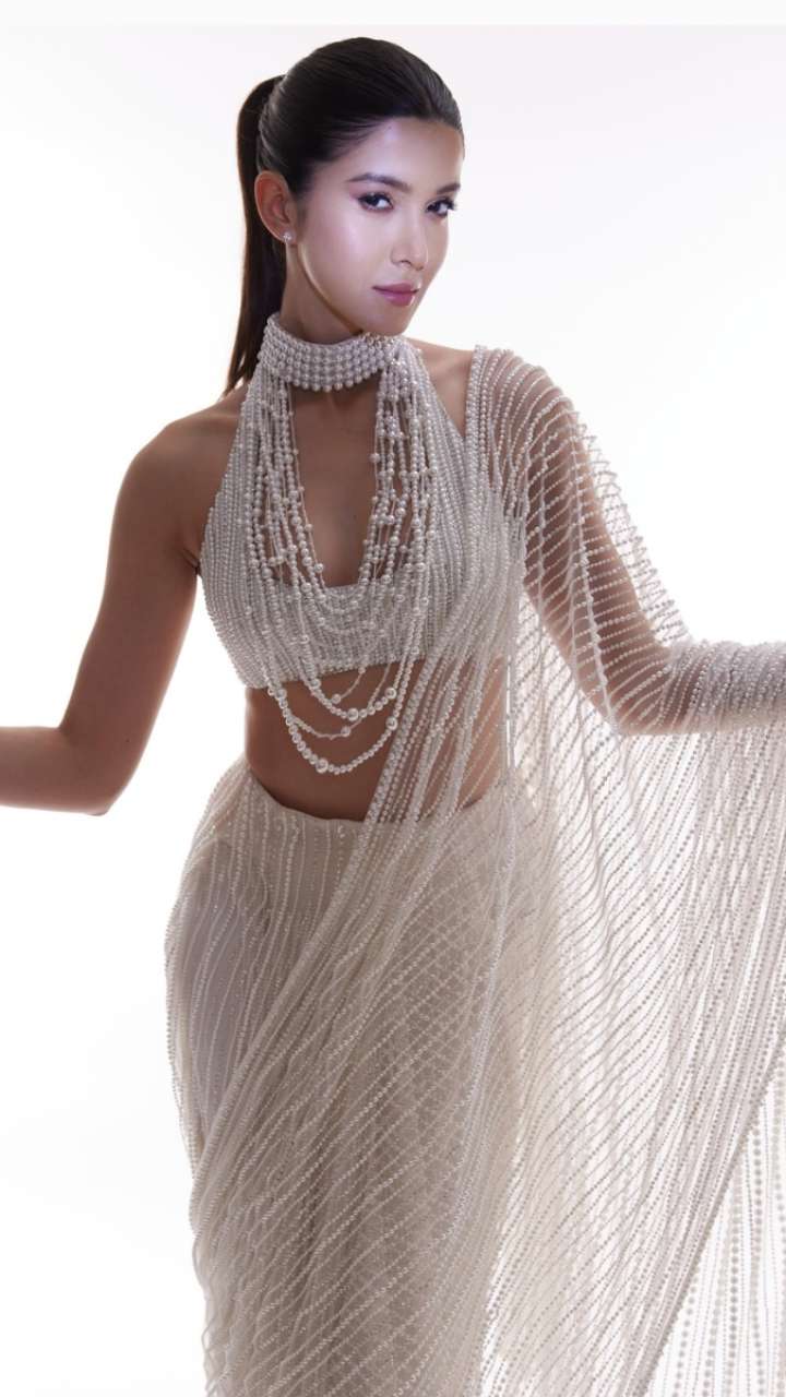 Hot+Sesi will be seen in the party, wearing Shanaya’s appearance
