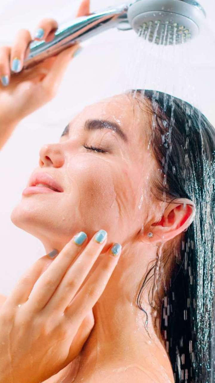 What happens by bathing at night in the summer?