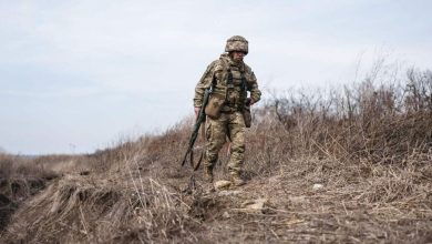 Russia and the Ukraine adopt similar tactics with Trump: Make beautiful and take it slowly