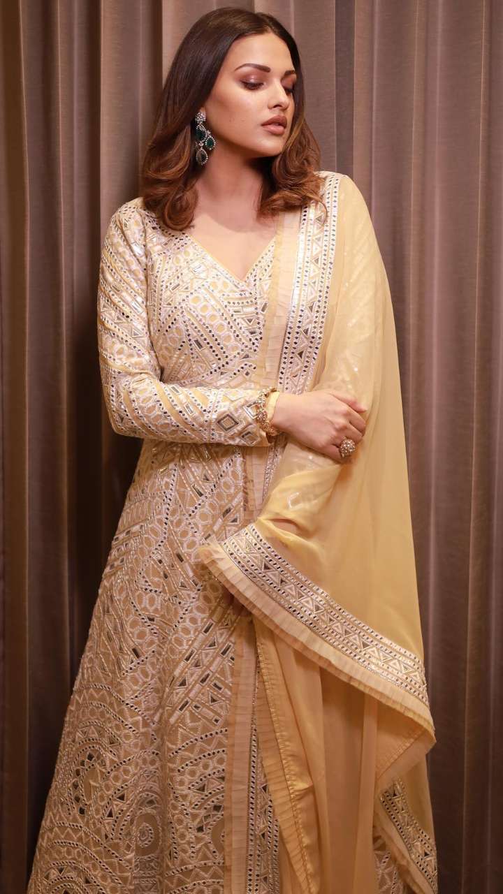 Lehenga- not a saree, wear stylish suits of Himanshi in Ramadan