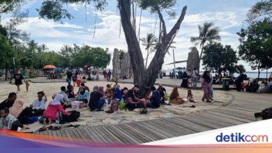 Residents remain tourism, even though Jakarta is often impromptu during the Eid holiday