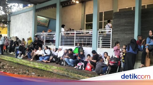 Residents complain about Eid holidays in Jakarta Rainy Rain: Must be 2 places