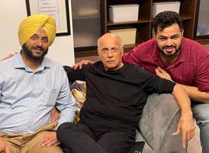 Mahesh Bhatt offered the talk show about the lives of 13 Major Sikhs of India