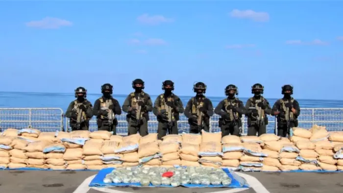 The third eye of the Navy did wonders, 2500 kg of drugs that recovered between the sea – the Indian fleet third eye did 2500 kg of drugs repaired in the middle of the sea