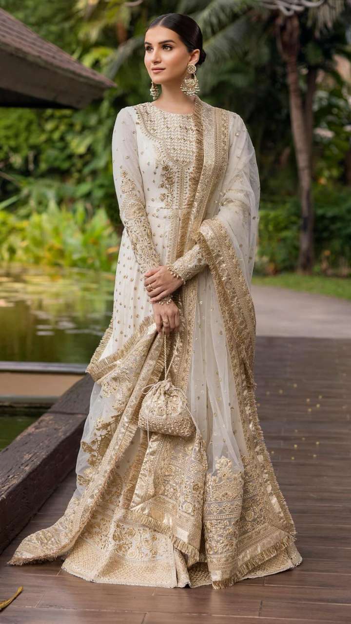Wear these 6 suits on Holi, cute will be seen