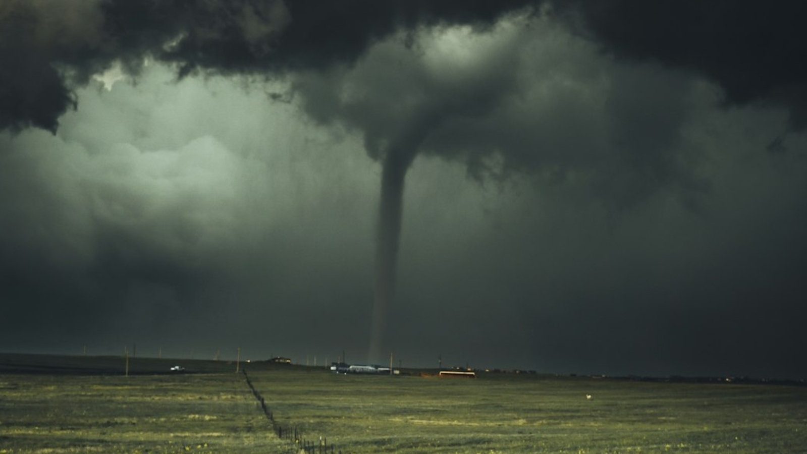 Lake City Tornado: Video shows violent turning on the ground, monette on warning