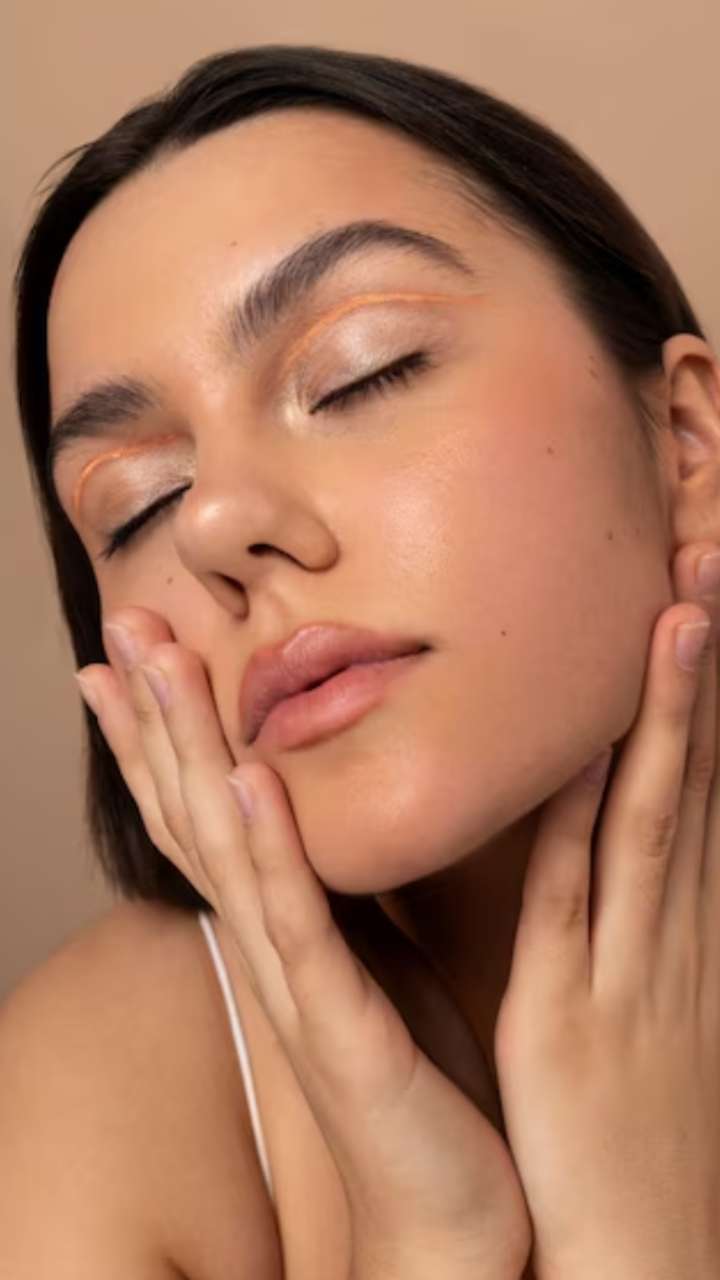 Follow these tips to make the skin fresh and shiny in the summer