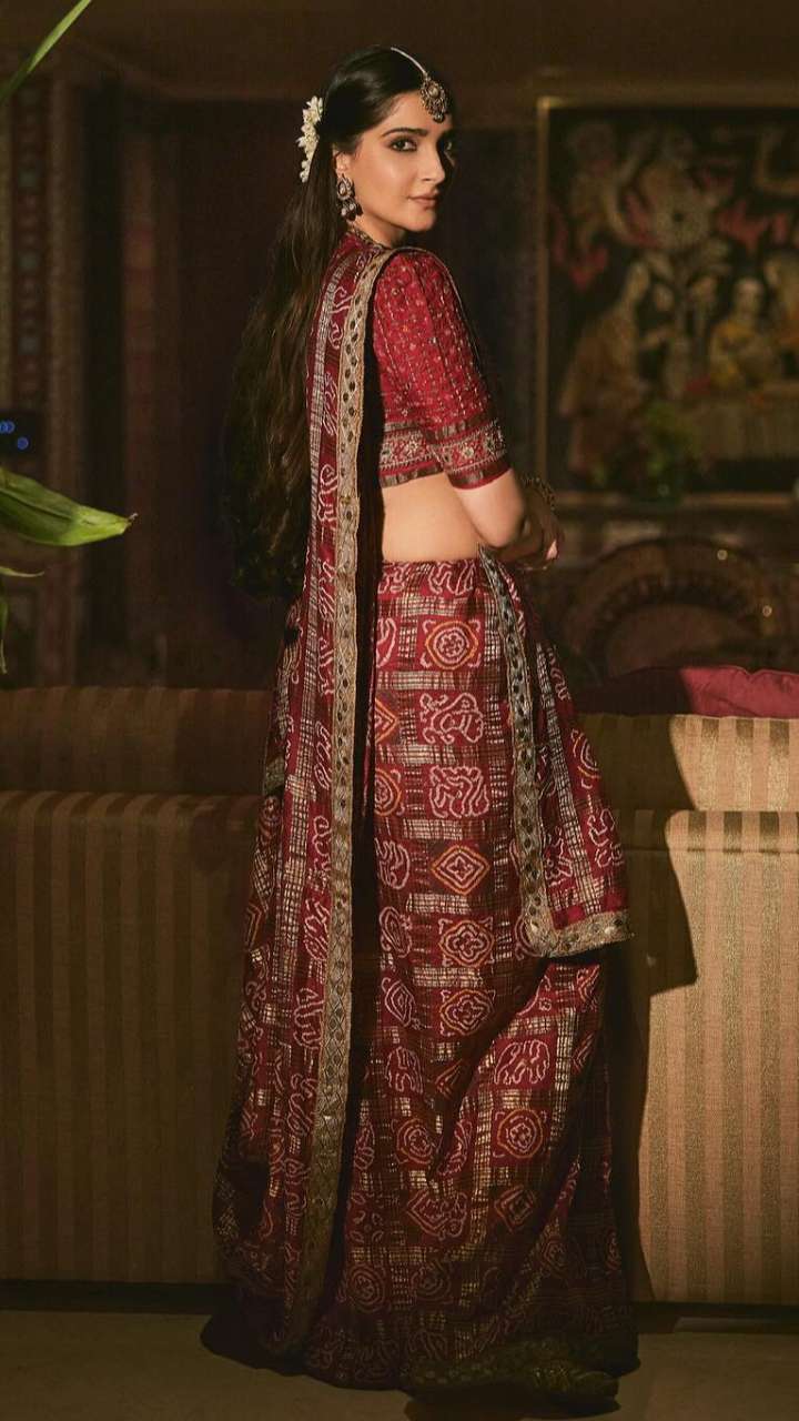 Desi Looks of Beautiful Wives or Bollywood