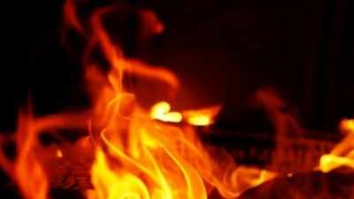 Kolkata: 12 stores on the road due to a fierce fire, fire trucks present at the event!