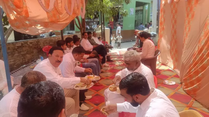 Hundreds of people got a party by posting tents in the police post, the strict warning of SSP was ignored – hundreds of people were invited to party by putting on ten in the police station