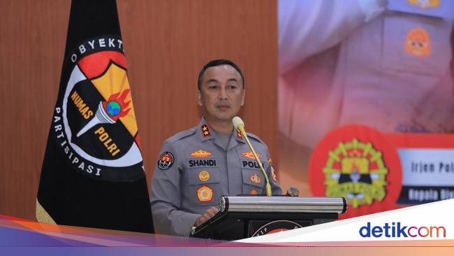 POLRI RIGHTENING Foreign Journalist News should get the police permit
