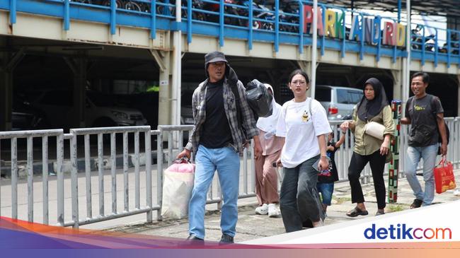 Lebaran backflow, 2.010 travelers arrived at Kampung Rambutan Terminal