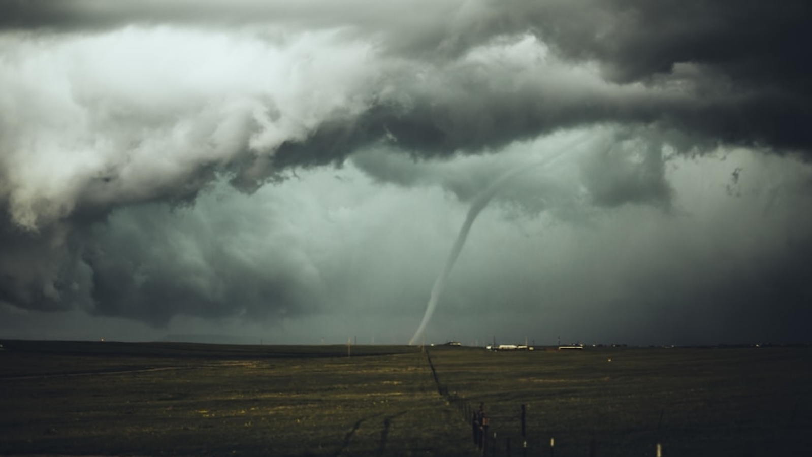 Chicago, St. Louis, Memphis, Indianapolis, Little Rock Weather Today: Storms with possible tornadoes forecast