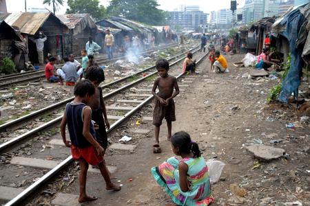 Bangladesh: over 100 sick after eating infected street food, police have investigated