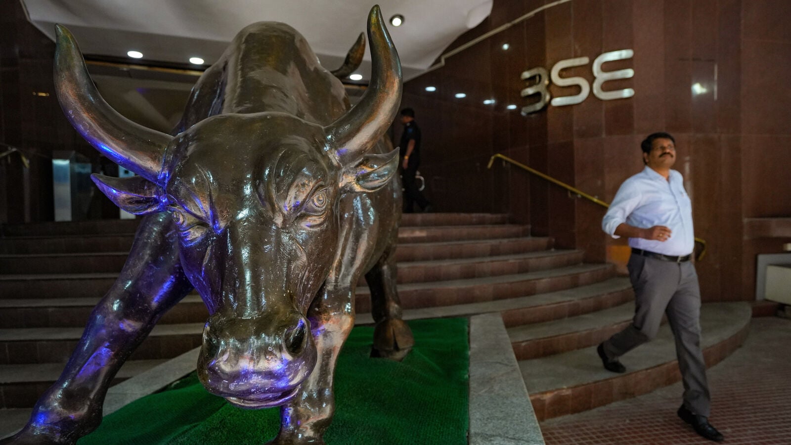 Sensex, Nifty 50 ends lower, but exceptionally Asian counterparts hit as Trump tariff markets; Pharma shares shine | Einsmark news