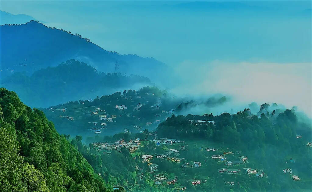 You should also visit the visit of these hillside stations of the country and see the beauty of the foreign location