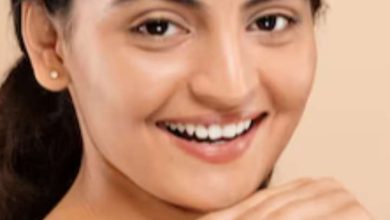 Apply raw potatoes on the face, the skin color will improve