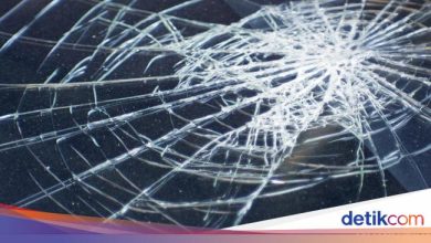 Pick -off of accident shared cargo at the Janger GGara Toll Road Tire