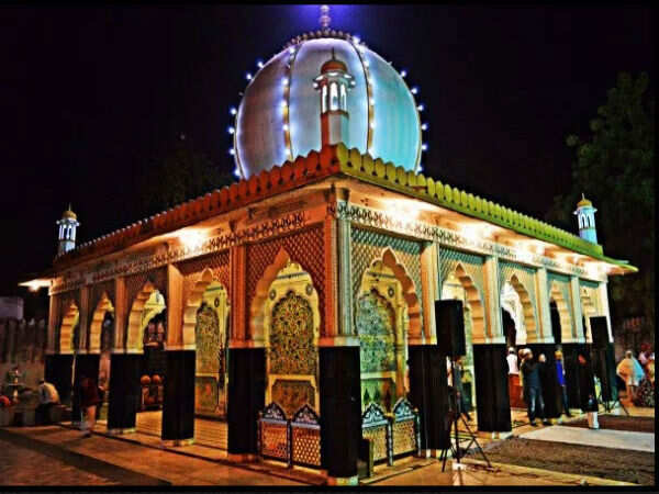 Located from this Dargah, located 135 km from Jaipur, Ghosts and Jinnat, the mysterious history has in 2 minutes of brilliant video