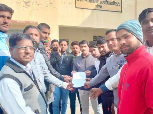Bikaner livestock officer accused of negligence: the youth submitted memorandum to Nokha SDM