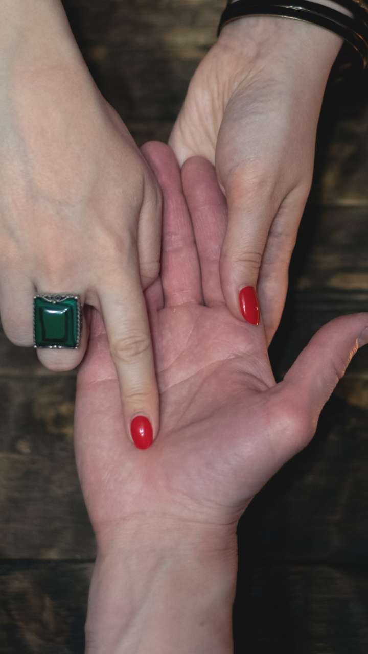 These lines on the palm can change your happiness
