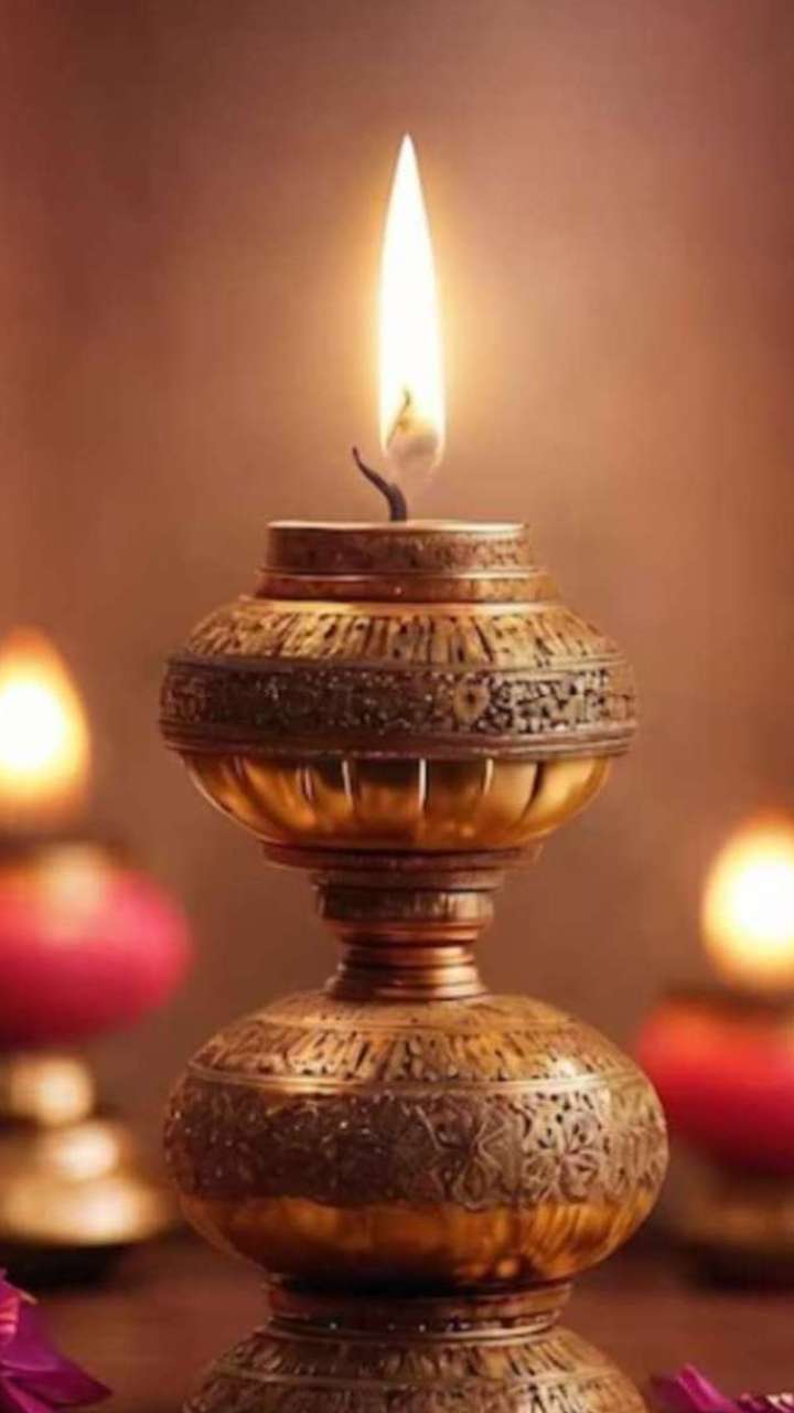 What oil should be put in the evening lamp?