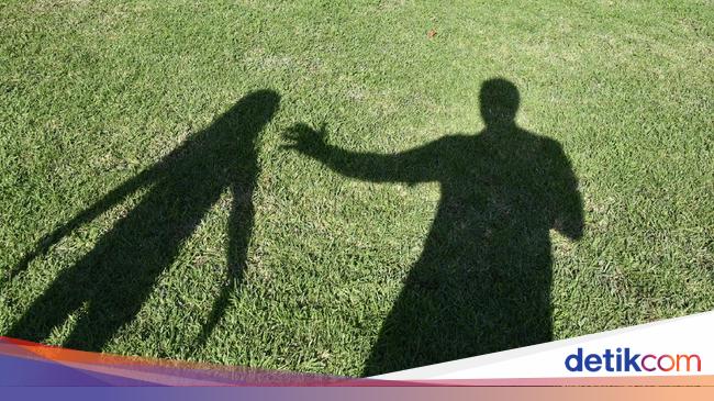 Middle -despaired man was arrested by police after a junior high school boy in Western Jakarta