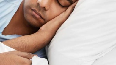 What happens by sleeping on the pillow?