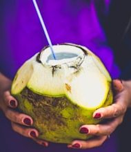 5 Benefits of drinking coconut water in summer