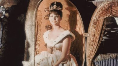 10 minutes (and 60 years) ago: Lesley Ann Warren looks back on Cinderella