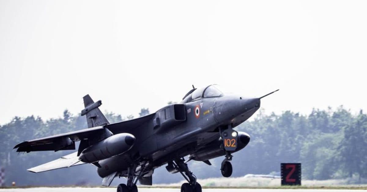 Fighter Jaguar crashed in Gujarat, 1 pilot dies, 4 accidents in 4 months, IAF’s problems are not reduced