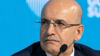Turkish officials move to the argument to calm investors