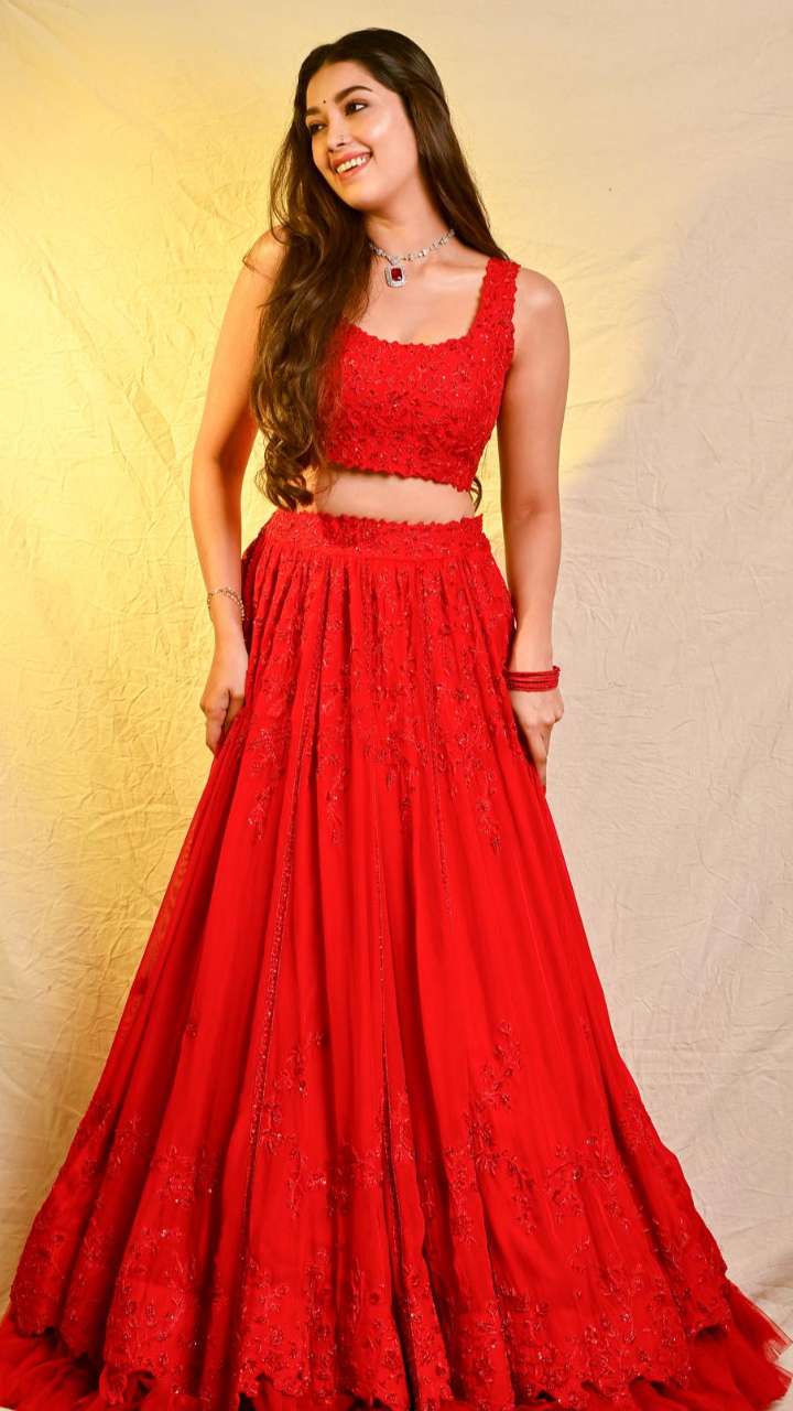 Trai’s glorious ethnic appearance of Digangana will be beautiful in Mahfil