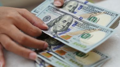 The dollar loses Trump’s profits due to customs duties