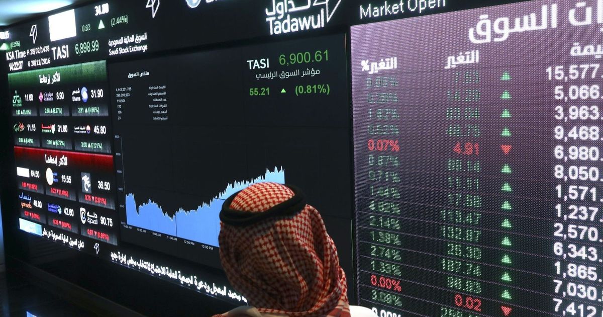 A joint increase in leadership shares is pushing the Saudi Stock Exchange to rise