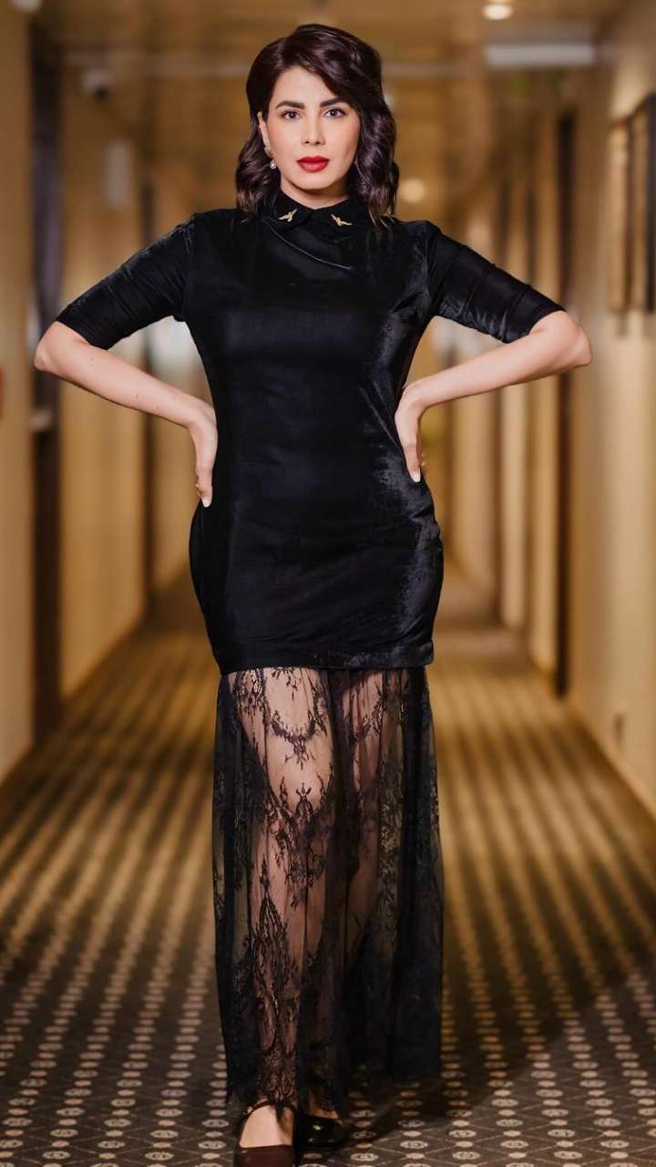 Wedding season: try Kirti’s stylish look at Bachelor Party
