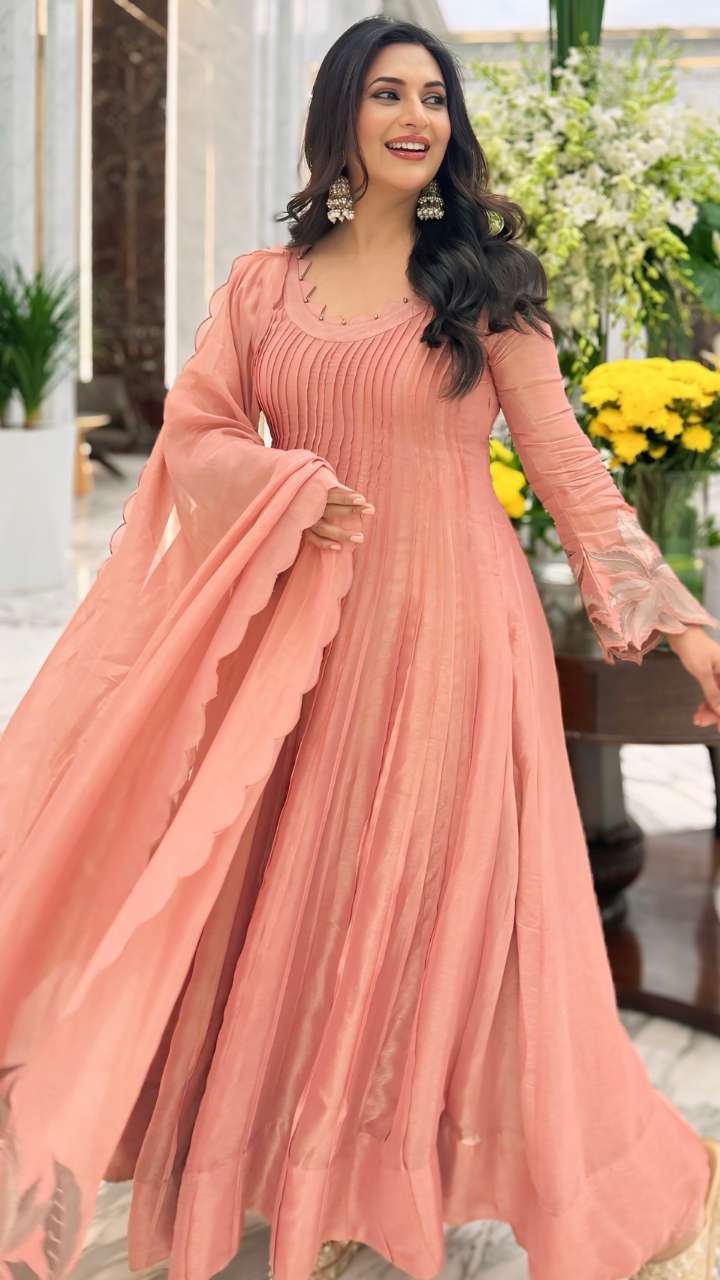 Style tips: 40+ women try Divyanka’s style will look good