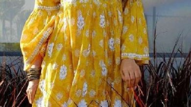 Style chikankari kurti at university will be great