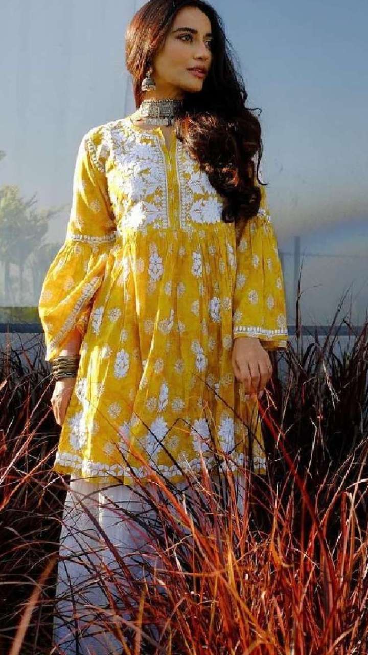 Style chikankari kurti at university will be great