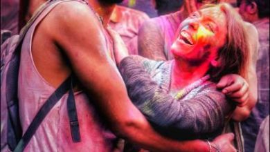9 Benefits of playing Holi with family