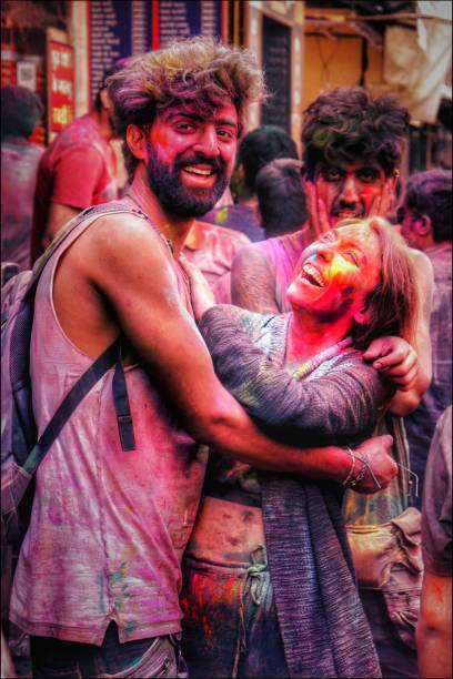 9 Benefits of playing Holi with family