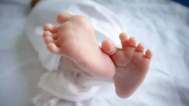 Embarrassment! Pregnant delivery of pregnant on the road, mother faint, two women ran away with the child – two women flee with newborn child after helping mother in labor in chitrakoot